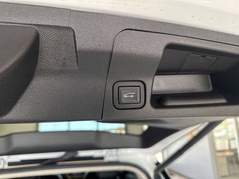 Used 2023 GMC Acadia Denali AWD/4WD image 19