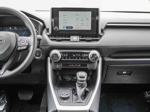 Used 2025 Toyota RAV4 XLE AWD/4WD image 14