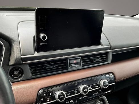 Used 2025 Honda Pilot Elite image 9