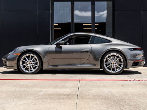 Certified 2020 Porsche 911 Carrera RWD image 2
