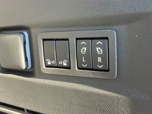 New 2026 GMC Yukon Elevation image 23