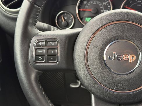 Used 2018 Jeep Wrangler Unlimited Sahara w/ Connectivity Group image 24