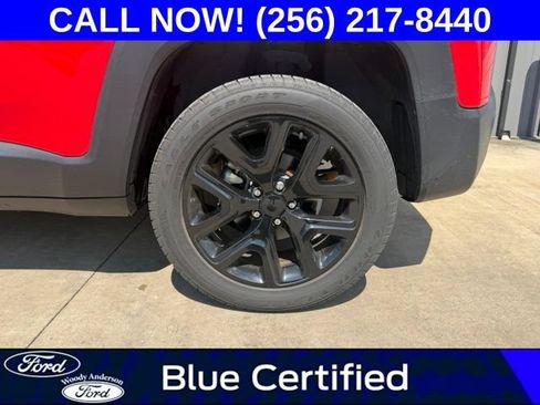 Used 2023 Jeep Renegade Altitude AWD/4WD image 7