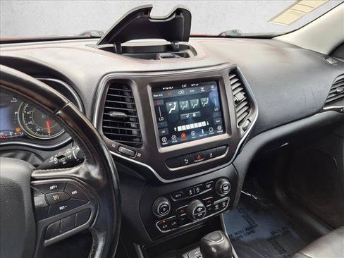 Used 2021 Jeep Cherokee Trailhawk w/ Trailer Tow Group AWD/4WD image 13