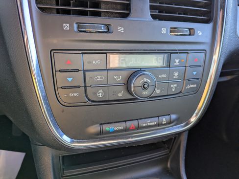 Used 2020 Dodge Grand Caravan GT image 18