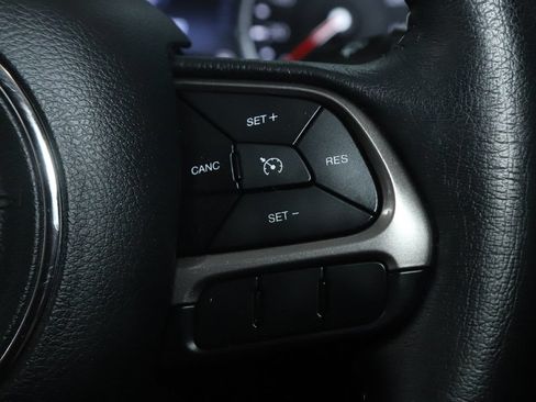 Used 2022 Jeep Renegade Latitude w/ Convenience Group AWD/4WD image 24