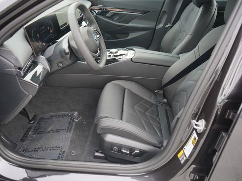 Used 2025 BMW i5 xDrive40 w/ Premium Package image 10