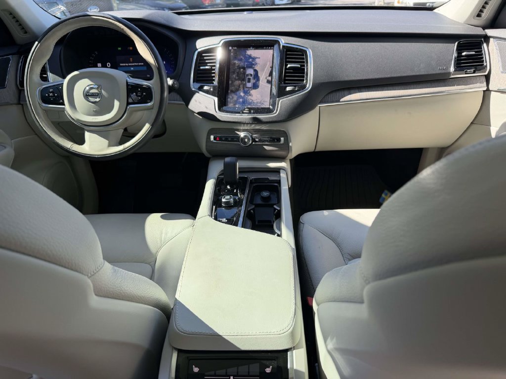 Used 2024 Volvo XC90 B5 Plus w/ Protection Package Premier AWD/4WD image 8