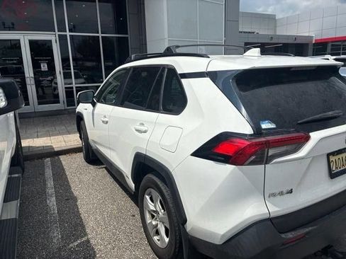 Used 2019 Toyota RAV4 XLE w/ Carpet Mat Package AWD/4WD image 6
