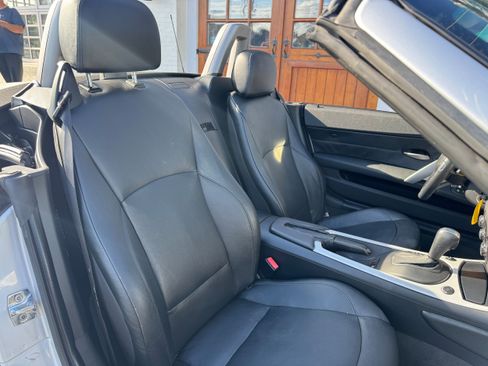 Used 2006 BMW Z4 3.0i image 9