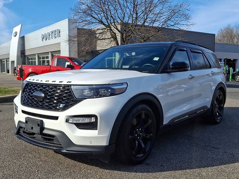 Used 2024 Ford Explorer ST w/ Equipment Group 401A image 4