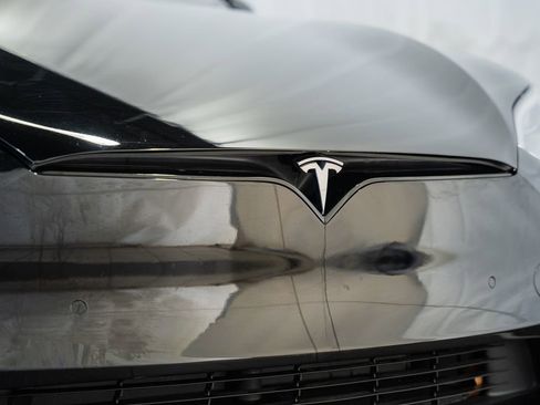 Used 2022 Tesla Model S Plaid image 11