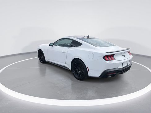 Used 2024 Ford Mustang Coupe RWD image 6