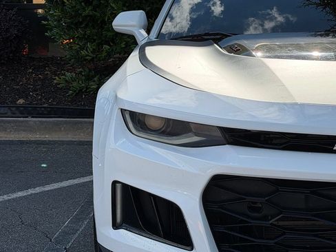 Used 2019 Chevrolet Camaro ZL1 RWD image 4