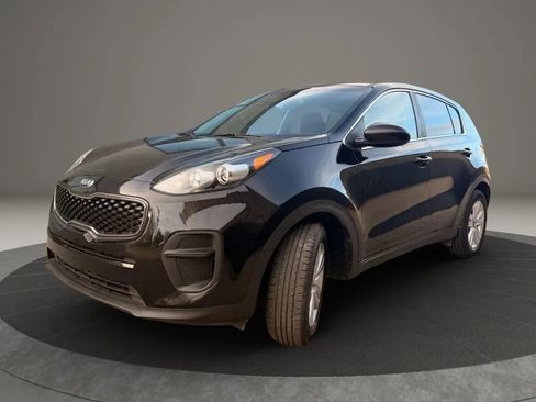 Used 2019 Kia Sportage LX image 2