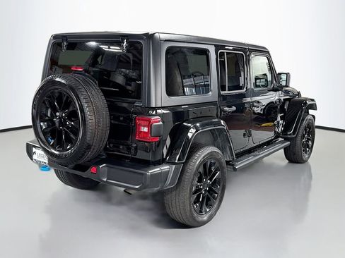 Used 2023 Jeep Wrangler Unlimited Sahara image 7