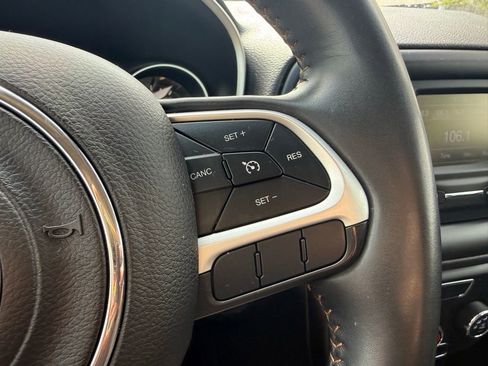 Used 2018 Jeep Compass Latitude AWD/4WD image 14