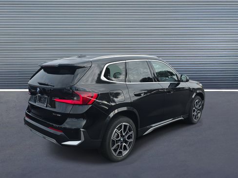 New 2026 BMW X1 xDrive28i w/ Convenience Package image 3