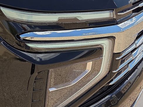 Used 2025 Chevrolet Tahoe LT AWD/4WD image 10