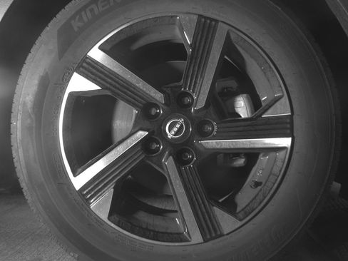 Used 2025 Nissan Sentra SV FWD image 13