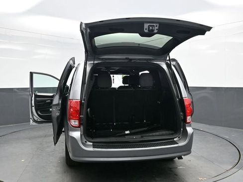 Used 2019 Dodge Grand Caravan GT image 38