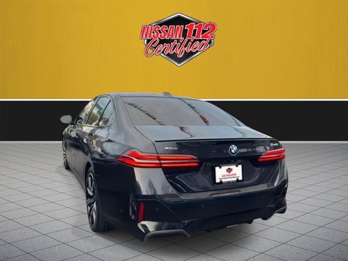 Used 2024 BMW 540i xDrive w/ Premium Package AWD/4WD image 4