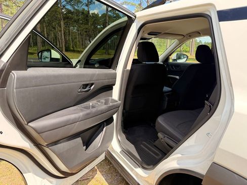 Used 2025 Nissan Pathfinder SV FWD image 24