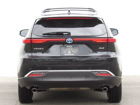Certified 2024 Toyota Venza XLE AWD/4WD image 7