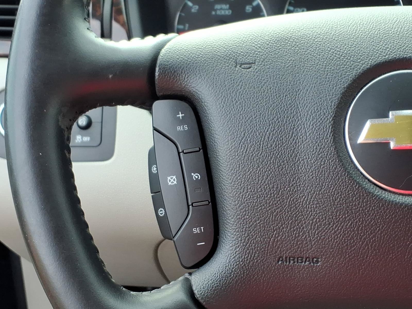Used 2012 Chevrolet Impala LTZ FWD image 16