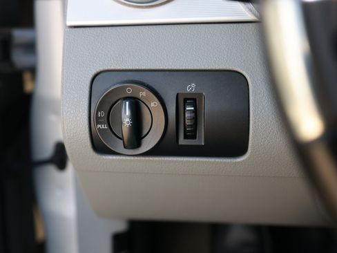 Used 2006 Ford Mustang GT Premium RWD image 48