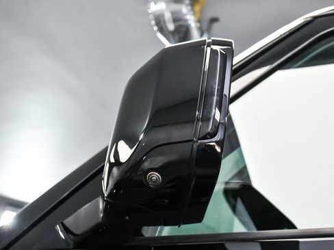 Used 2024 Land Rover Defender 130 X image 71