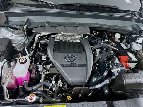 Used 2025 Toyota Grand Highlander AWD image 35