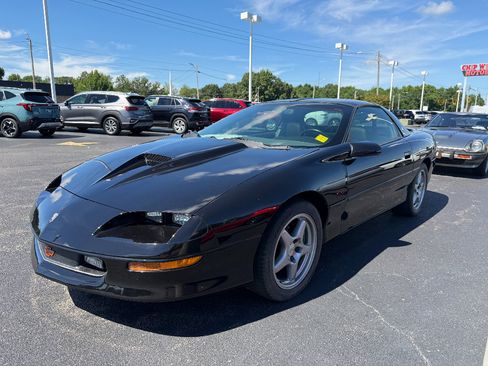 Used 1996 Chevrolet Camaro Z28 RWD image 7