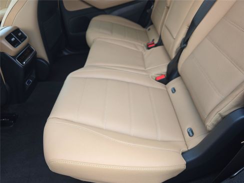 Used 2024 Mercedes-Benz GLS 450 4MATIC image 13