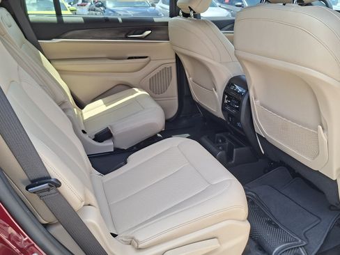 Used 2023 Jeep Grand Cherokee L Limited w/ Luxury Tech Group II AWD/4WD image 23