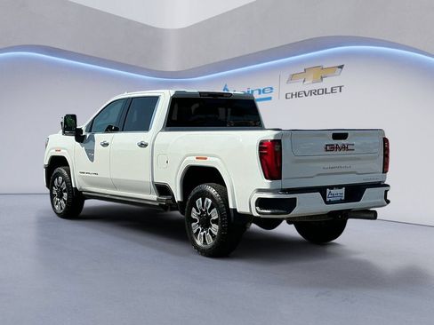 Used 2024 GMC Sierra 2500 Denali w/ Denali Reserve Package AWD/4WD image 3