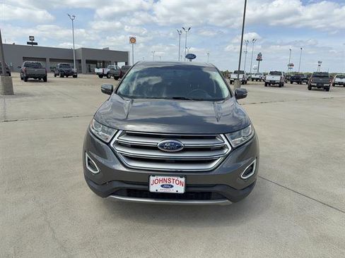 Used 2018 Ford Edge Titanium image 3