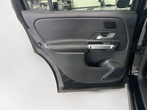 Certified 2025 Mercedes-Benz GLB 250 image 25