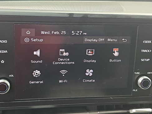 Used 2022 Kia Carnival LX image 21