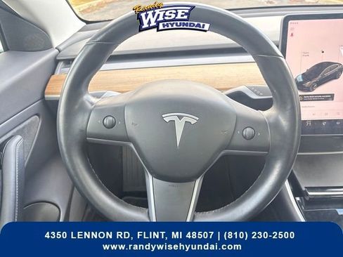 Used 2019 Tesla Model 3 Long Range image 16
