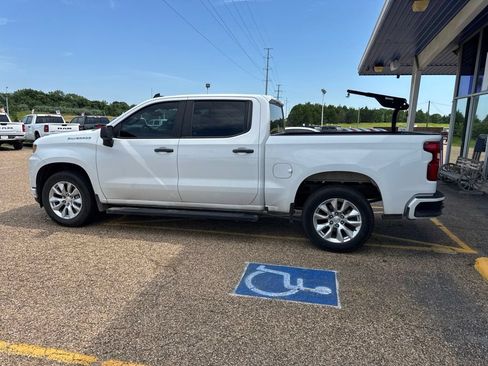Used 2021 Chevrolet Silverado 1500 Custom w/ Safety Confidence Package RWD image 7
