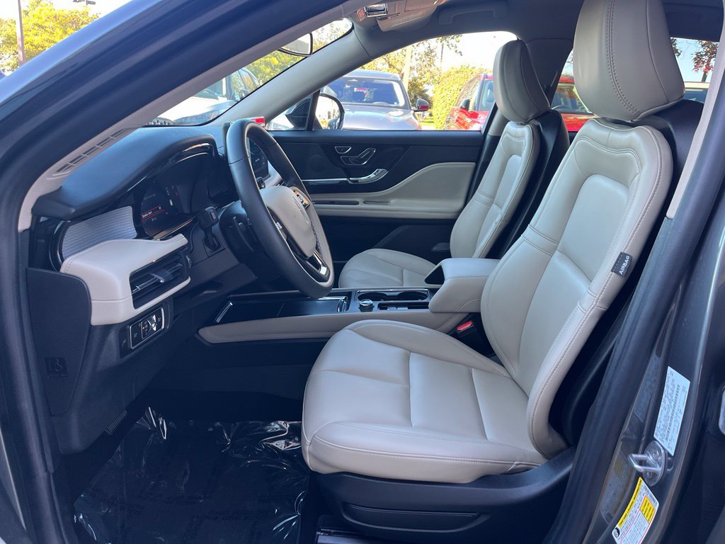 Used 2025 Lincoln Corsair AWD image 24