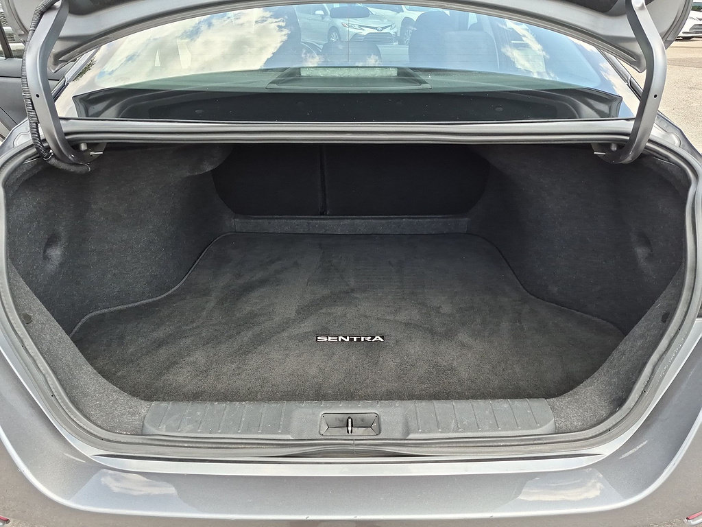 Used 2025 Nissan Sentra SV FWD image 30