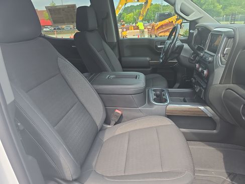 Used 2019 Chevrolet Silverado 1500 LT Trail Boss AWD/4WD image 10