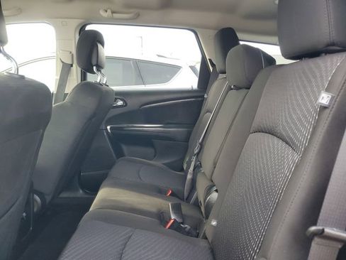 Used 2019 Dodge Journey SE image 24