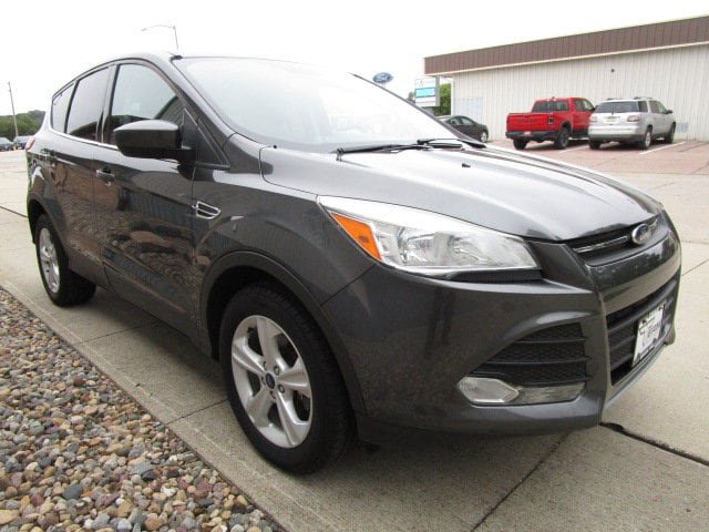 Used 2016 Ford Escape SE w/ SE Cold Weather Package AWD/4WD image 3