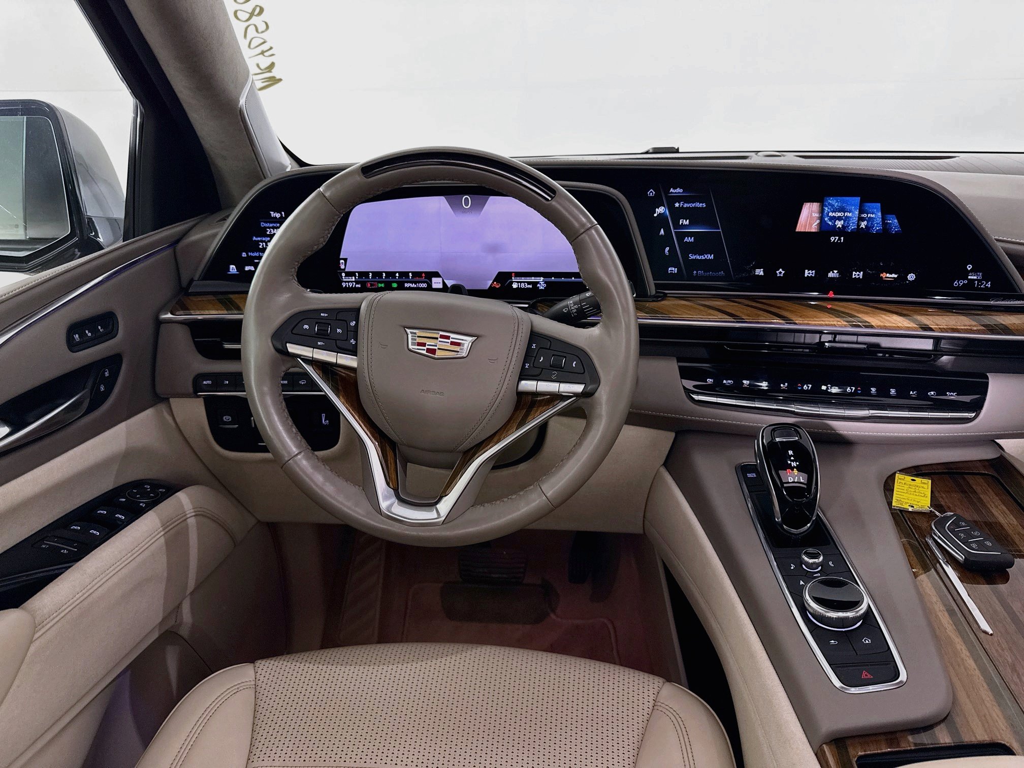 Used 2021 Cadillac Escalade ESV Sport Platinum w/ LPO, ONYX Package AWD/4WD image 25