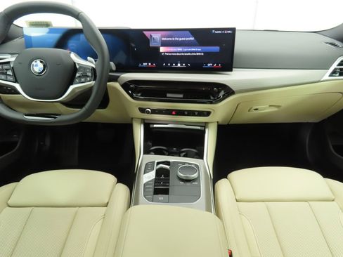 Certified 2025 BMW 330i Sedan w/ Premium Package image 13