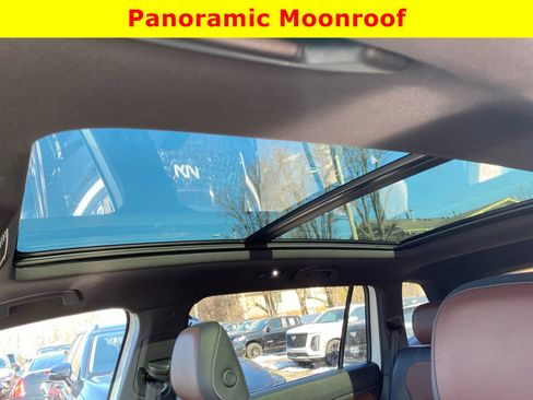 Used 2022 Volkswagen Tiguan SEL R-Line image 9