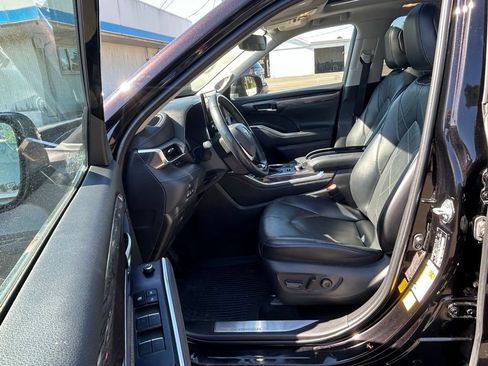 Used 2022 Toyota Highlander Platinum AWD/4WD image 11